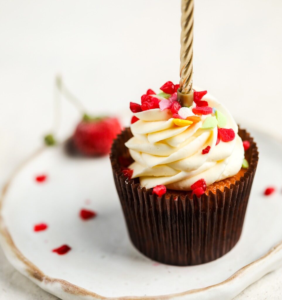birthday cupcake, cupcake, dessert